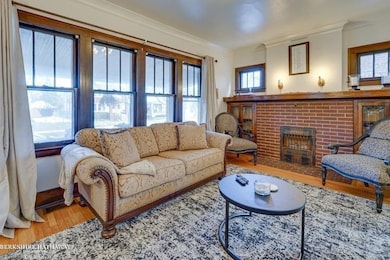 1255 Beaconsfield Ave, Grosse Pointe Park, MI 48230 - photo 4