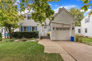811-N-Foster-Ave-Lansing-windowstill-3