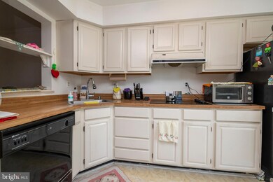 14 Dickens Square, Lutherville Timonium, MD 21093 - photo 4