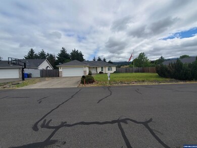 520 Fir St, Lyons, OR 97358 - photo 2