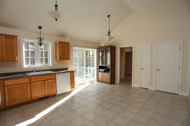 75 Jenna Way, Manchester, NH 03104 - photo 6