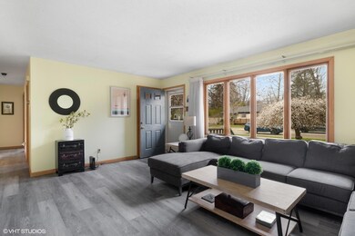 04_226SClinton_10001_LivingRoom_MRED_200