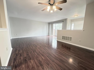 5905 Spruce Mill Dr unit 445, Morrisville, PA 19067 - photo 3