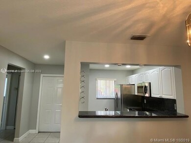 8394 SW 152nd Ave unit 33, Miami, FL 33193 - photo 2