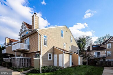 4325 Pembrook Village Dr unit 13, Alexandria, VA 22309 - photo 2