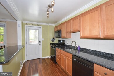 919 Circle Dr, Halethorpe, MD 21227 - photo 7