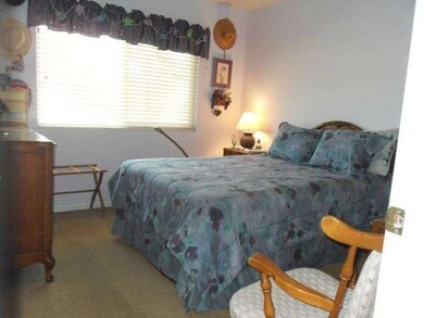 Large 2nd bedroom....