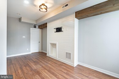 168 Green Ln unit 2, Philadelphia, PA 19127 - photo 4