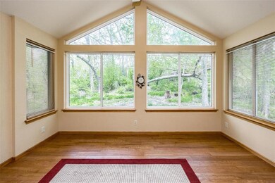 3910 Glass Rd NE unit C, Cedar Rapids, IA 52402 - photo 3