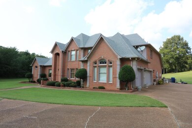3 CAR GARAGE