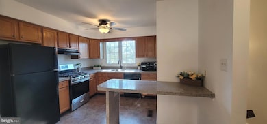 10 Woodfield Dr, Claymont, DE 19703 - photo 3