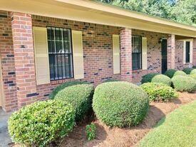 47 Clairmont Cir, Laurel, MS 39440 - photo 4