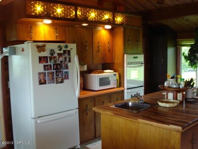 3- KITCHEN 1