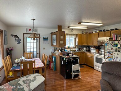 Dining/Kitchen