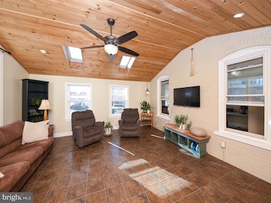 17 N 2nd St, Souderton, PA 18964 - photo 6