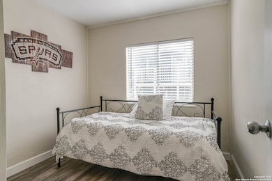 1145 W Summit Ave unit B, San Antonio, TX 78201 - photo 5
