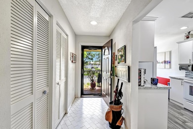 15 Stratford Dr E unit B, Boynton Beach, FL 33436 - photo 3