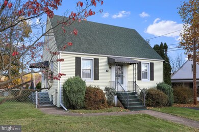 908 Fairview Rd, Hagerstown, MD 21742 - photo 2