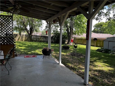 107 SW 19th St, Oak Grove, MO 64075 - photo 2