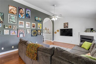 2417 Foxfire Ln, Burlington, NC 27217 - photo 4