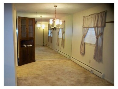 Dining Room Dining room has mirrored wall!