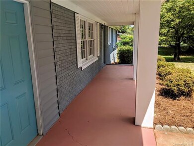 205 N Greenbriar Rd, Statesville, NC 28625 - photo 3