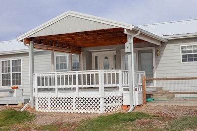 3 Meadow View Ln, Newcastle, WY 82701 - photo 2