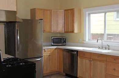 188 Lowell St unit 1, Somerville, MA 02144 - photo 4