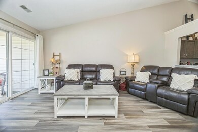 13_678_Pewaukee_Rd_Pewaukee_WI_53072_USA
