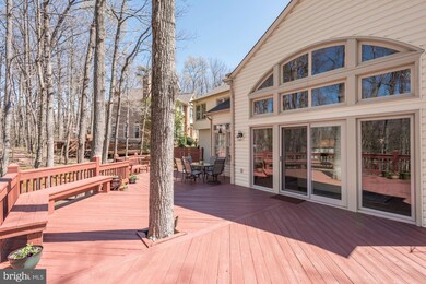 12720 Pond Crest Ln, Herndon, VA 20171 - photo 7