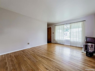 32508 Avondale St, Westland, MI 48186 - photo 5