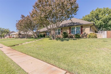 1109 Clear View Dr, Bedford, TX 76021 - photo 2