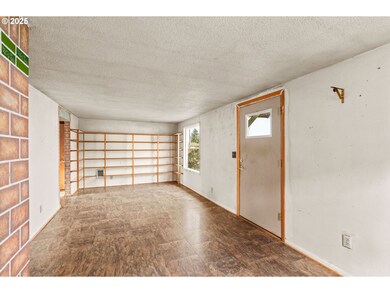 2665 C St, Springfield, OR 97477 - photo 5