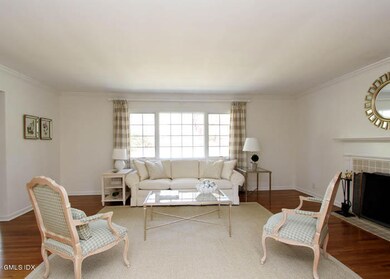 10 Horse Shoe Ln, Stamford, CT 06903 - photo 2