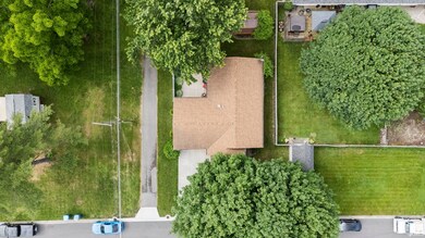 317 W 18th St, Auburn, IN 46706 - photo 6