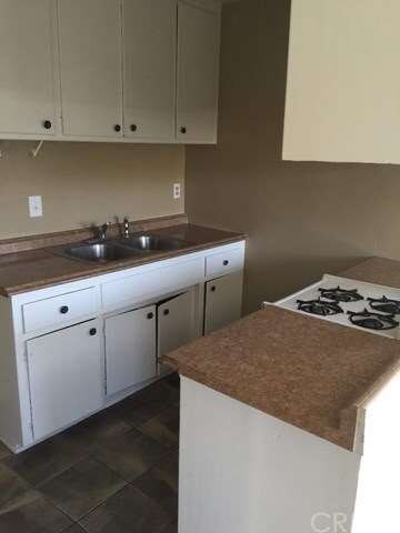 Apt 3 kitchen
