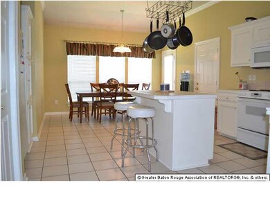 Kitchen / Dining