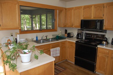 111 Surrey Dr, Hawley, PA 18428 - photo 5