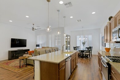 Island, Pendant Lights, Granite Counters