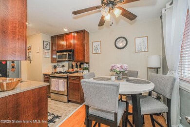 17 Gadsen Place unit 1F, Staten Island, NY 10314 - photo 6