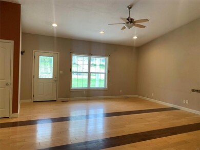 2832 Carrie Ann Cir, Poplar Bluff, MO 63901 - photo 5