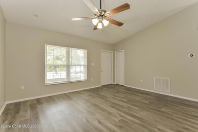 002-photo-living-room-10992643