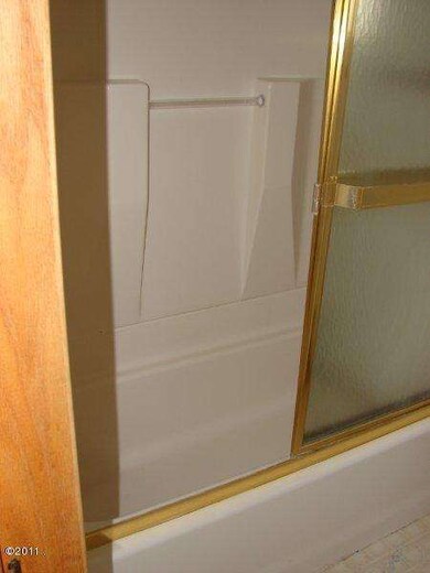 4 Main bath shower