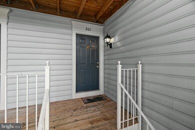 8203 Crossbrook Ct unit 201, Lorton, VA 22079 - photo 2