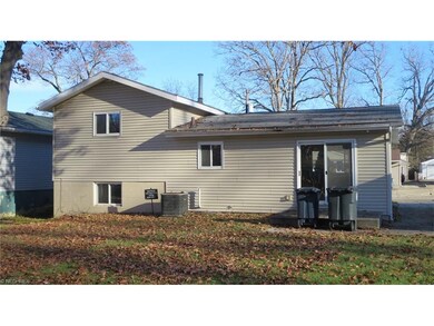 1074 Kevin Dr, Akron, OH 44313 - photo 3