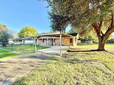 310 Ida Cir, Vidor, TX 77662 - photo 2