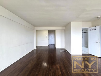 61-15 43rd Ave unit 7M, Woodside, NY 11377 - photo 3