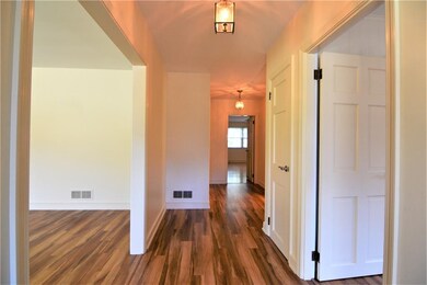 380 Gibbs Ave, Newport, RI 02840 - photo 3