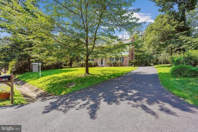 12109 Stirrup Rd, Reston, VA 20191 - photo 4
