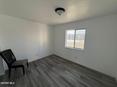 540 S Yarbrough Dr unit 6, El Paso, TX 79915 - photo 4